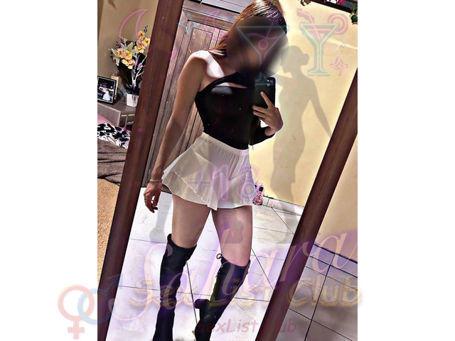 Deja que mi lenguita y mi cuquita te consientan